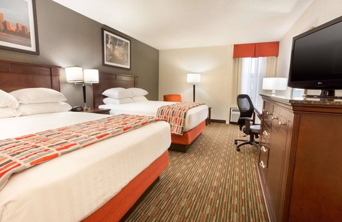 Airport Township Hotel | Top-Rated Drury Inn & Suites St. Louis Airport with Pool