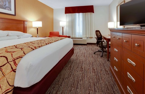 Clifton Heights Hotel | Discover Drury Inn & Suites St. Louis Forest Park Getaway