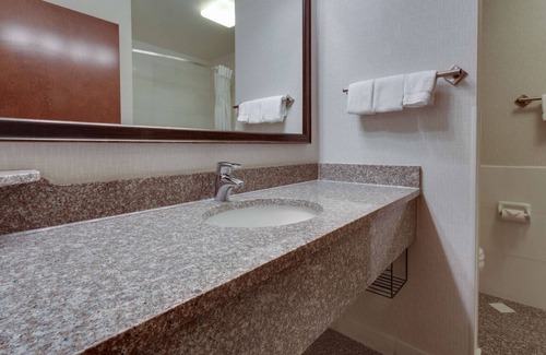 Clifton Heights Hotel | Discover Drury Inn & Suites St. Louis Forest Park Getaway