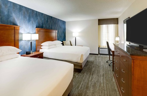 St. Peters Hotel | Explore Drury Inn & Suites St. Louis St. Peters with Pool