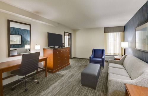 St. Peters Hotel | Explore Drury Inn & Suites St. Louis St. Peters with Pool