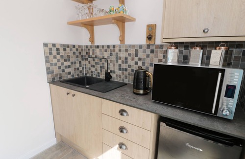 Llanerchymedd Cottage | Romantic Getaway at DRWS Y GORLAN in Llanerchymedd