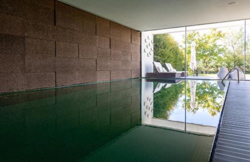 Feira Hotel | Elegant DS Hotel Lusopark with Ocean View & Pool Access