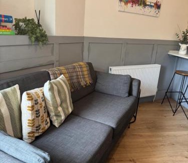 Dundee Apartment | Pet-Friendly Retreat for Study or Exploration - Rated 9.1/10