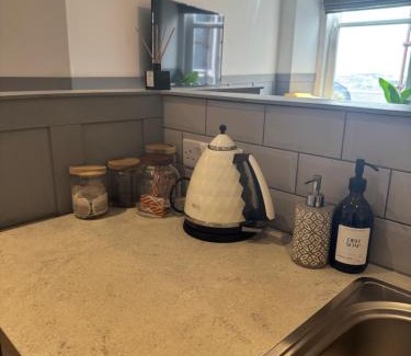 Dundee Apartment | Pet-Friendly Retreat for Study or Exploration - Rated 9.1/10