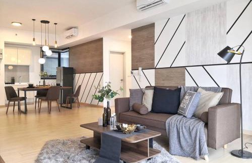 Sungai Buloh Apartment | Modern 2-Bedroom Unit at Dsara Sentral with Dining Options