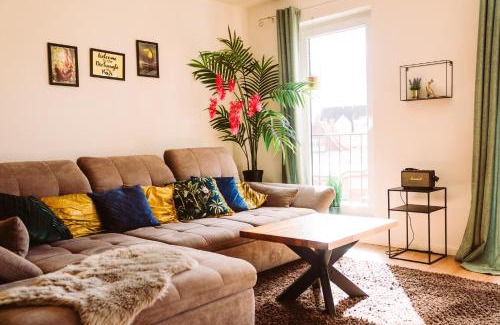 Bad Lippspringe Apartment | Experience the Heart of Bali: Dschungel Ferienwohnung