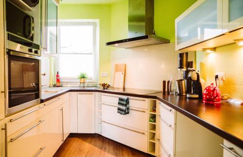 Bad Lippspringe Apartment | Experience the Heart of Bali: Dschungel Ferienwohnung