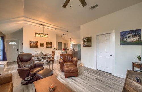 New Braunfels House | Pet-Friendly DT 323 Kessler Cottage - Guest Rated 9.5/10
