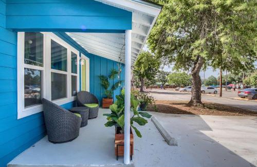 New Braunfels House | Enchanting DT 534 Castle Shadow Cottage - Pet-Friendly Retreat