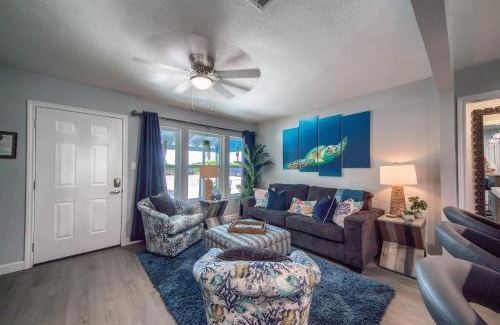 New Braunfels House | Enchanting DT 534 Castle Shadow Cottage - Pet-Friendly Retreat