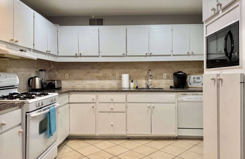 Downtown Atlanta Condo | Downtown Atlanta 2BD King Bed with City View & Parking