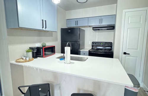 Park Central Apartment | DT Dallas Luxe Abode 1BD