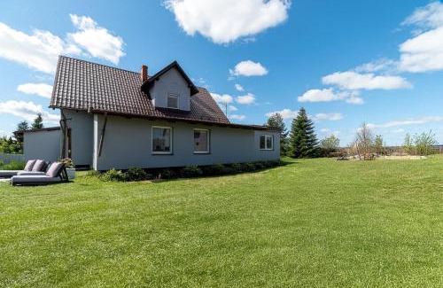 Pinczyn House | Discover a Beautiful Home with Oceanfront Views in Kociewiu