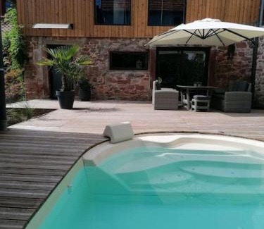 Beblenheim House | Relax at Du côté de chez Pam: Oceanfront with Pool Access