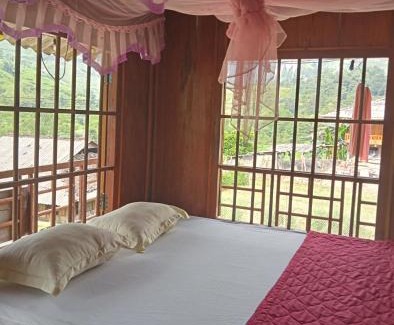 Yen Minh House | Relaxing Du Gia NaLien View Homestay with Pet-Friendly Perks