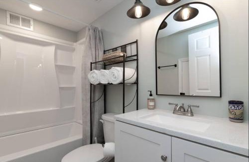 Columbus House | Family-Friendly Retreat at Sunlit Haven - Rated 9.4/10