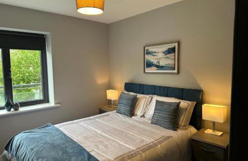 Sutton Cross Apartment | Dublin Airport Large Superior Serviced Apartment - Sleeps 6