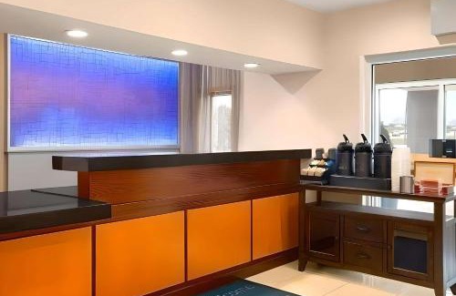 Dubuque Hotel | Family-Friendly Dubuque Inn & Suites with Pool and Pets Welcome