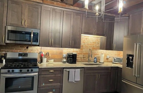 Dubuque House | Explore Dubuque: 2 BDR House with Spa and Parking