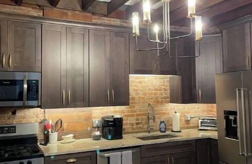 Dubuque House | Explore Dubuque: 2 BDR House with Spa and Parking