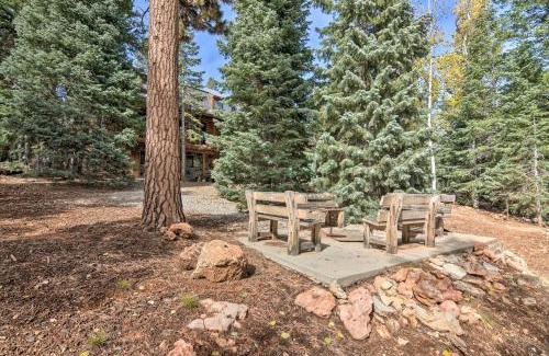 Meadow View Heights House | Cozy Duck Creek Village Cabin with Deck on Half Acre