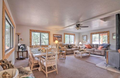 Meadow View Heights House | Cozy Duck Creek Village Cabin with Deck on Half Acre