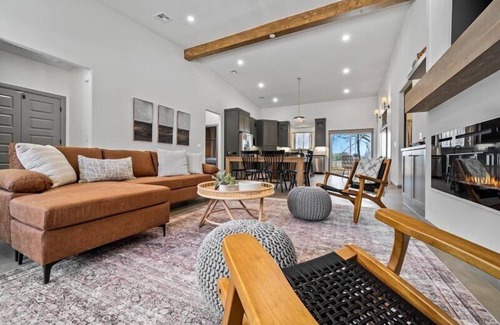Afton House | Serene Duck Creek Wilderness Retreat with Hot Tub & Spa