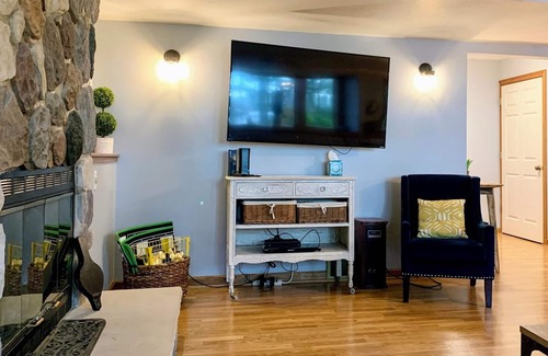 Grawn House | Discover Duck Lake Landing: Ideal for Families, 10/10 Rated!