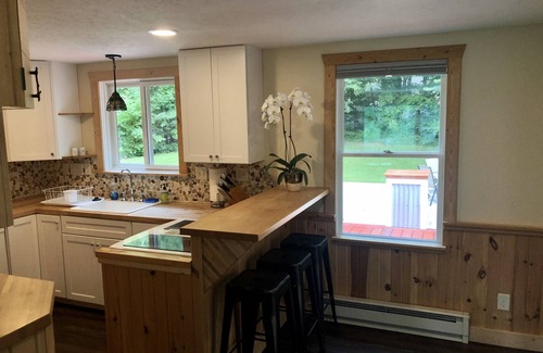 Duck Lake Peninsula House | Exceptional Duck Lake Peninsula Cottage in Interlochen