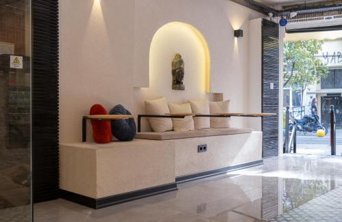 Moda Hotel | Cozy Kadıköy Duck Hotel with Oceanfront Dining & Views
