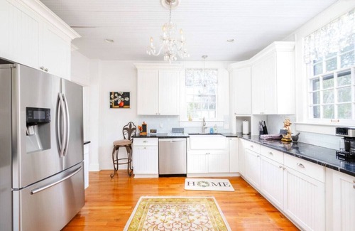 Duckpond House | Rated 10/10: Family-Friendly Grand Downtown Pool Home