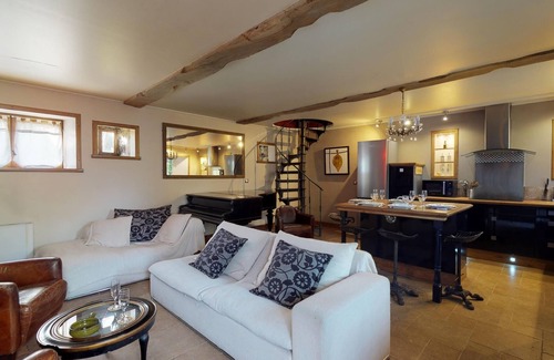 Tamerville Cottage | Relaxing Retreat: Duckerie with Jacuzzi, 15min to Sea