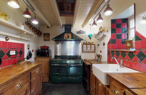 Tamerville Cottage | Relaxing Retreat: Duckerie with Jacuzzi, 15min to Sea