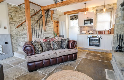 Haworth Cottage | Charming DUCKING WELL COTTAGE: Cozy Retreat in Haworth