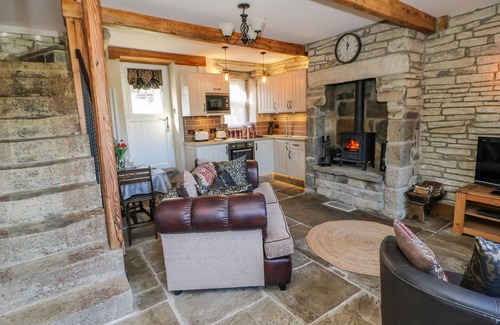 Haworth Cottage | Charming DUCKING WELL COTTAGE: Cozy Retreat in Haworth