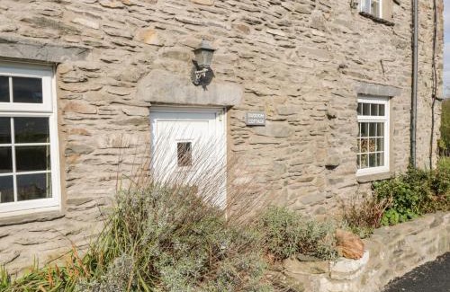 Duddon Valley House | Charming Duddon Cottage: 4-Star Stay with Pet-Friendly Comfort