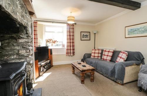 Duddon Valley House | Charming Duddon Cottage: 4-Star Stay with Pet-Friendly Comfort