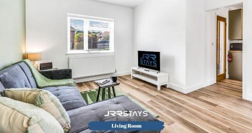 Dudley House | Dudley Retreat: 3 Bedroom Family-Friendly Getaway