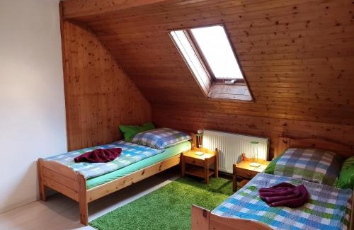Diebach am Haag House | Cozy Dudu's Gästehaus with Kitchen & Great Reviews