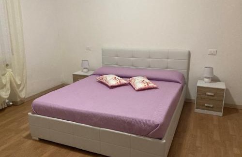 Monzambano House | Explore Due Magnolie: Family-Friendly Stay with Hot Tub