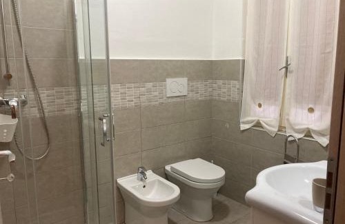 Monzambano House | Explore Due Magnolie: Family-Friendly Stay with Hot Tub