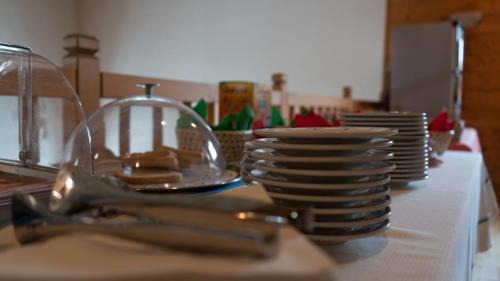 Vezza d'Oglio House | Comfortable Stay at Due Parchi B&B with Ocean View
