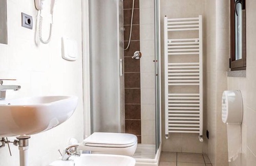 Airuno Hotel | Discover Due Platani: Family-Friendly Stay with Dining