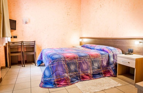 Airuno Hotel | Discover Due Platani: Family-Friendly Stay with Dining