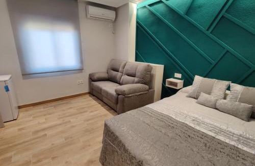 Torredonjimeno House | Cozy Retreat - Your Inviting Room in Torredonjimeno