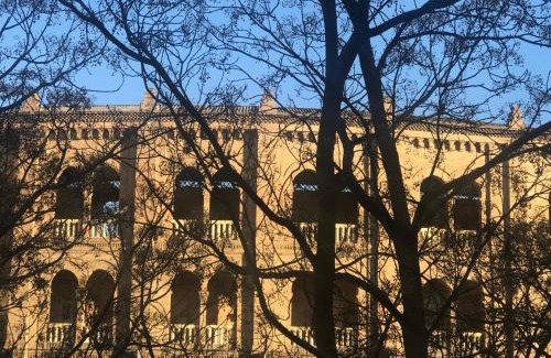 Plaza de Toros-Doctores-San Lazaro Apartment | Stay Near the Iconic Plaza de Toros in Granada
