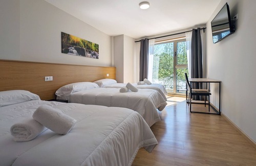 Arzua House | Welcoming Duerming Villa de Arzúa: Family-Friendly Retreat
