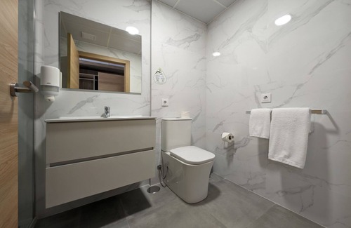 Arzua House | Welcoming Duerming Villa de Arzúa: Family-Friendly Retreat