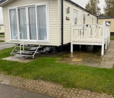 Great Yarmouth Resort | Idyllic Duffy's Den with Oceanfront Views & Pool Access